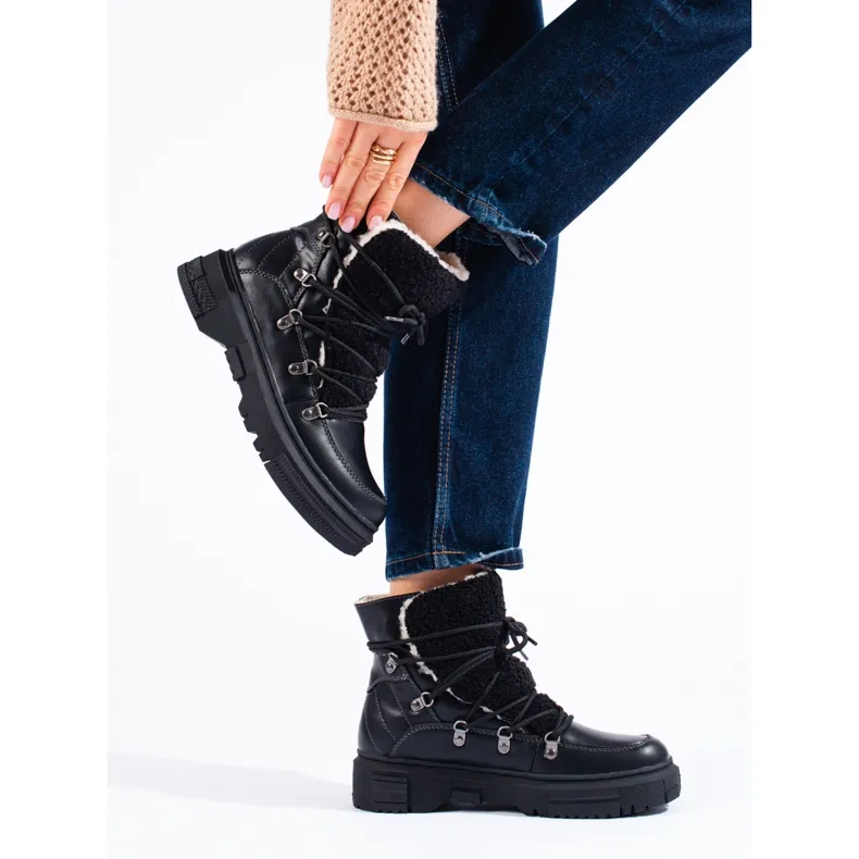 Black women's snow boots with sheepskin lining