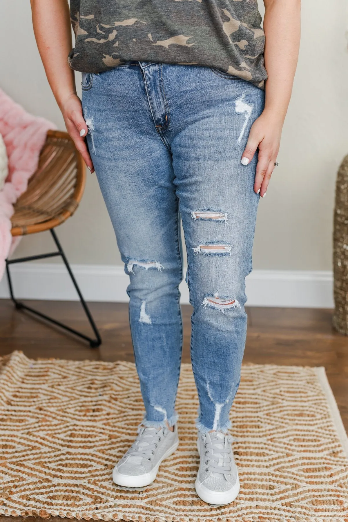 Kan Can Mid-Rise Jeans- Genevieve Wash