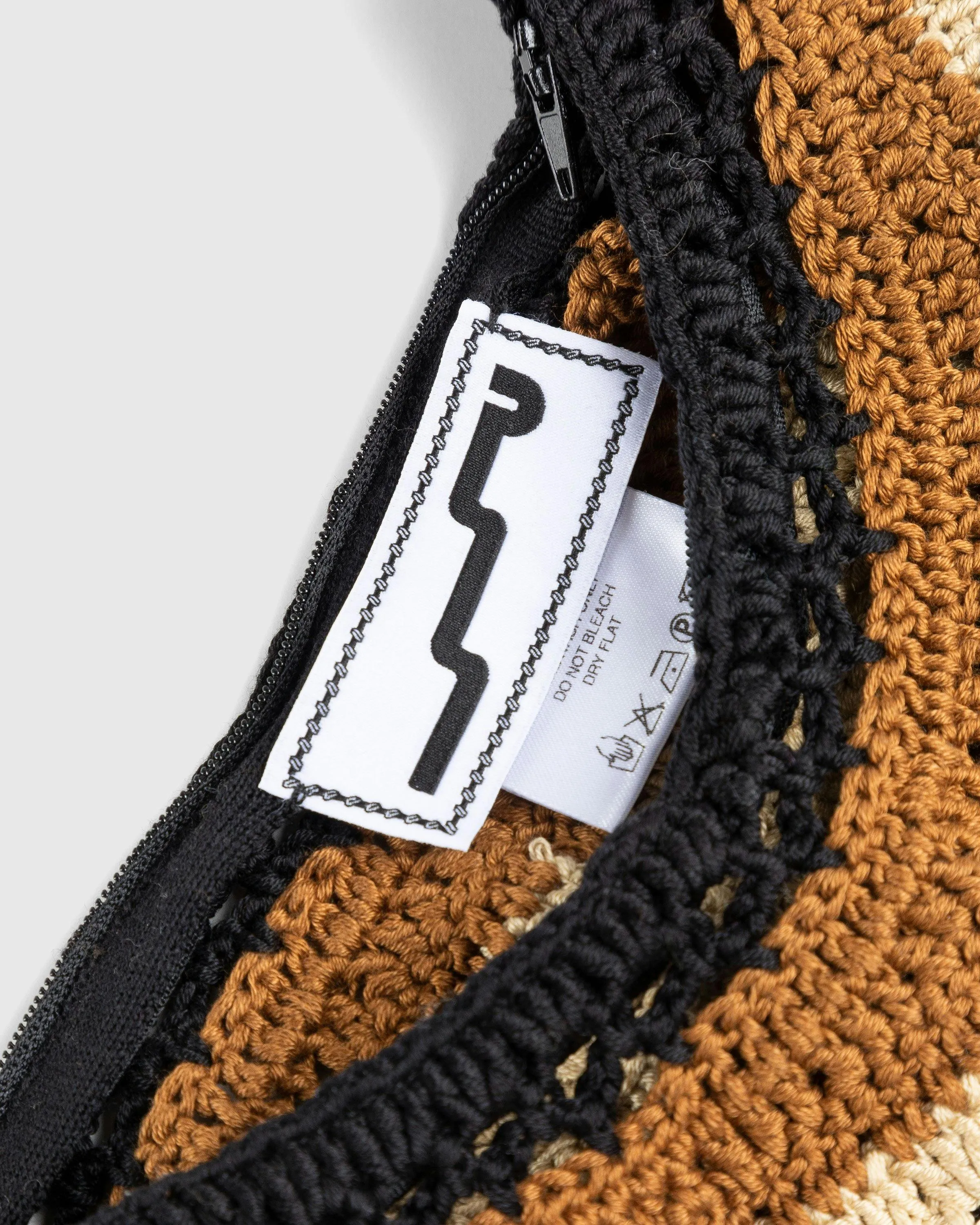 SSU – Crochet Arc Tote Bag Black/Brown | Highsnobiety Shop