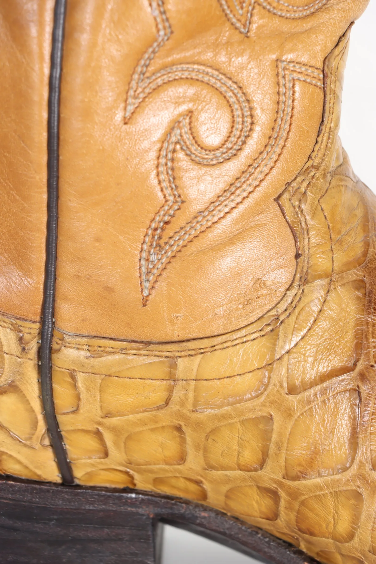 Vintage DAN POST Exotic Anteater Pangolin Leather Cowboy Boots (9)