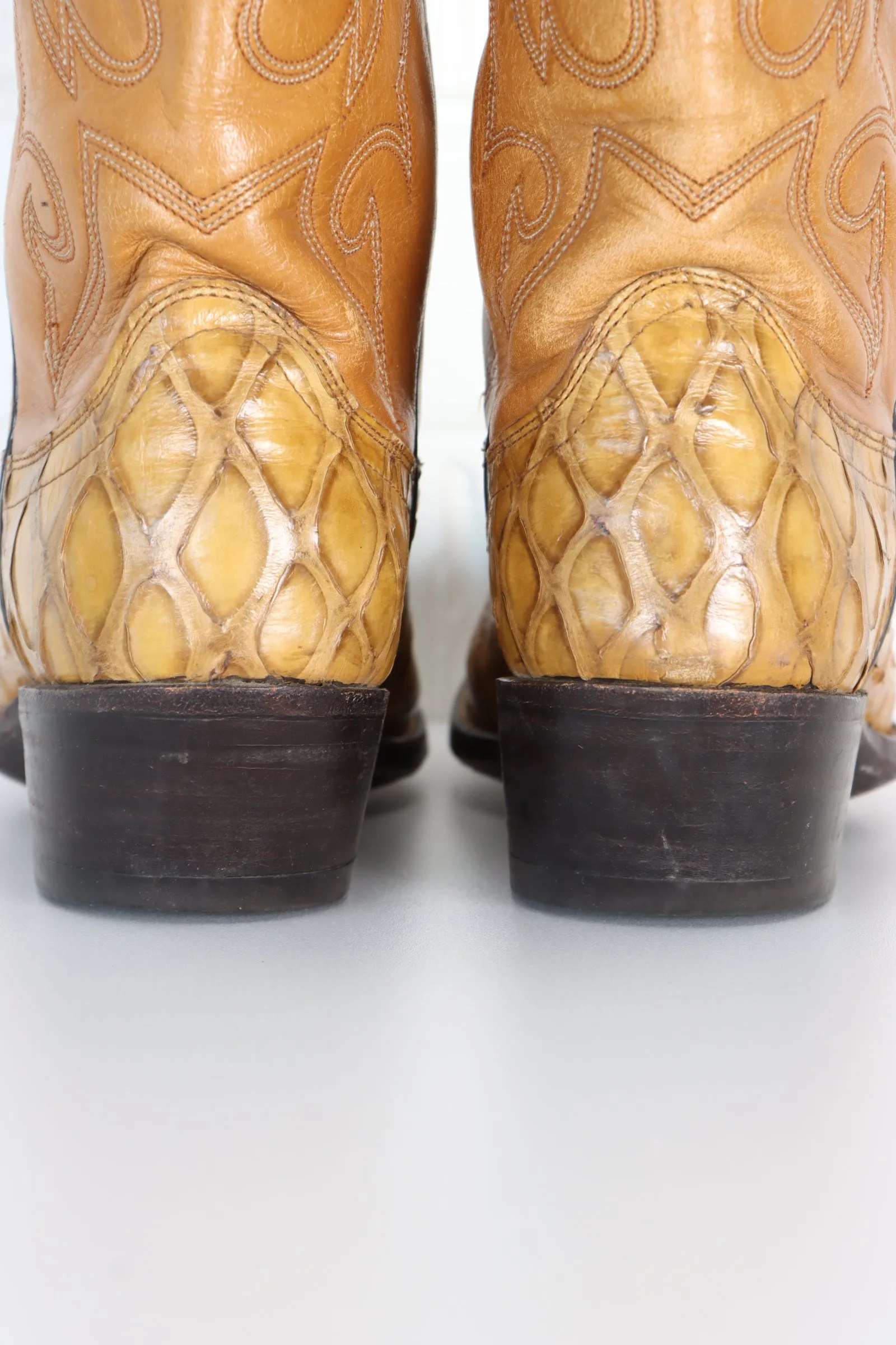 Vintage DAN POST Exotic Anteater Pangolin Leather Cowboy Boots (9)