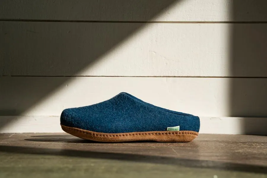 Women's All Natural Molded Sole with Low Back in Navy